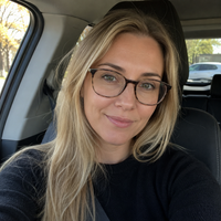Mia S.